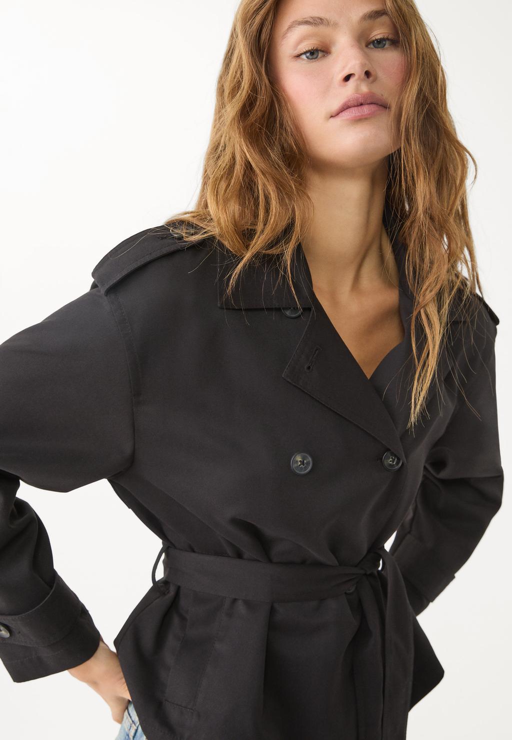 Short trench coat with belt