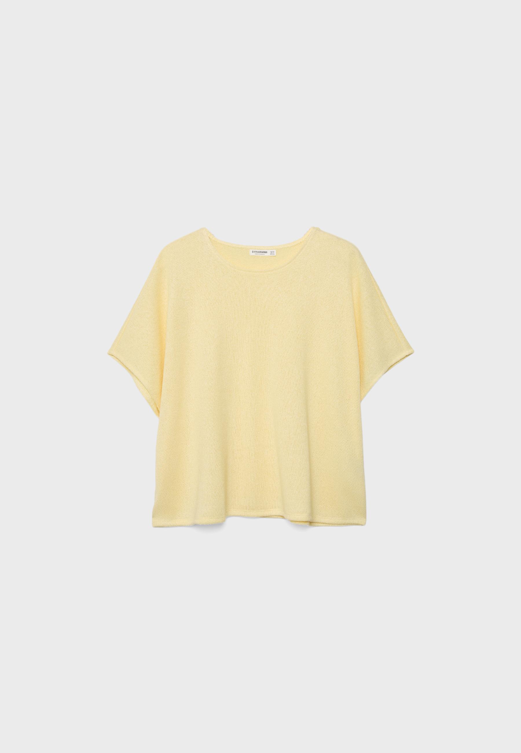 Rustic cape T-shirt — Pastel yellow