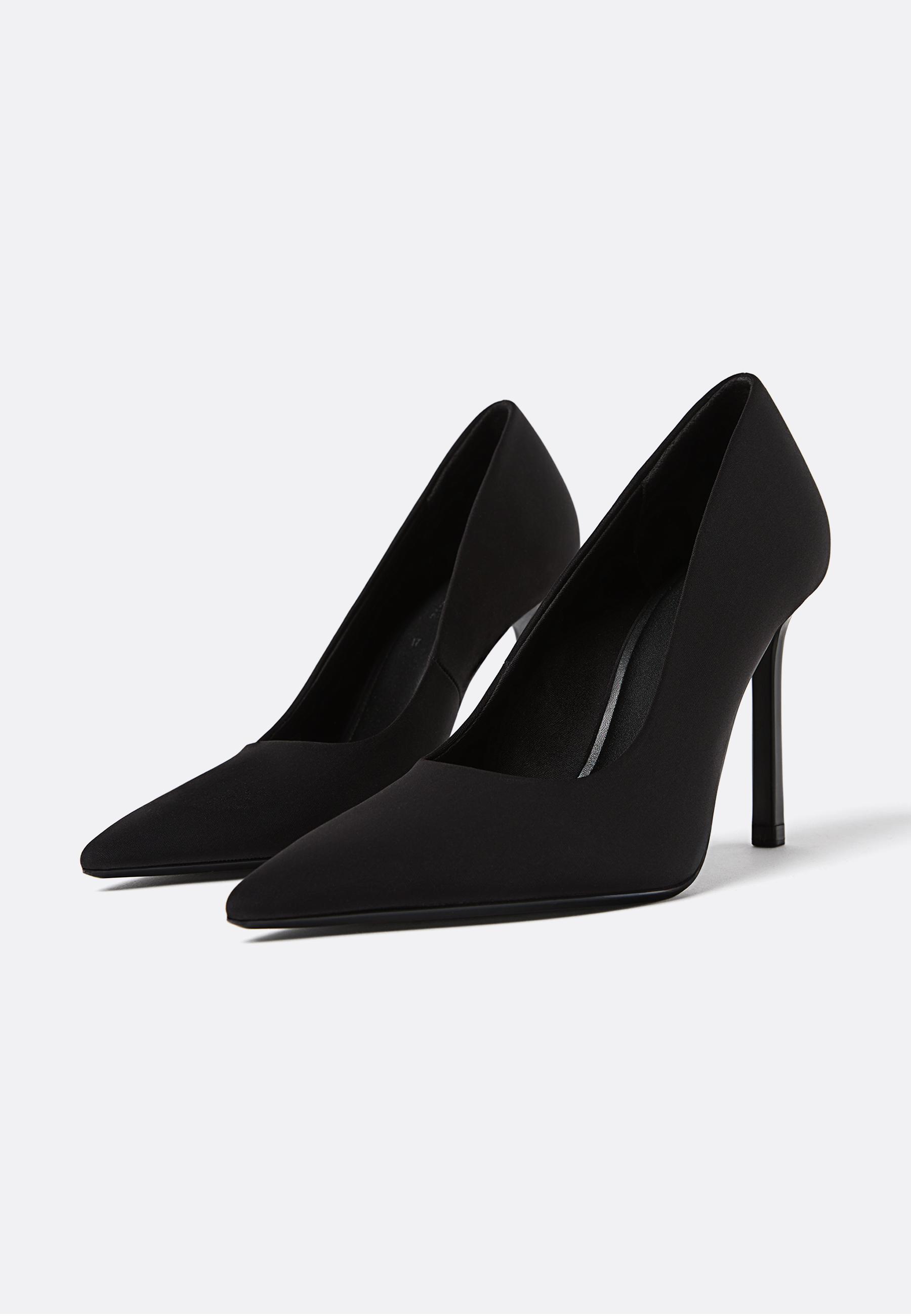 Basic heel shoes — BLACK