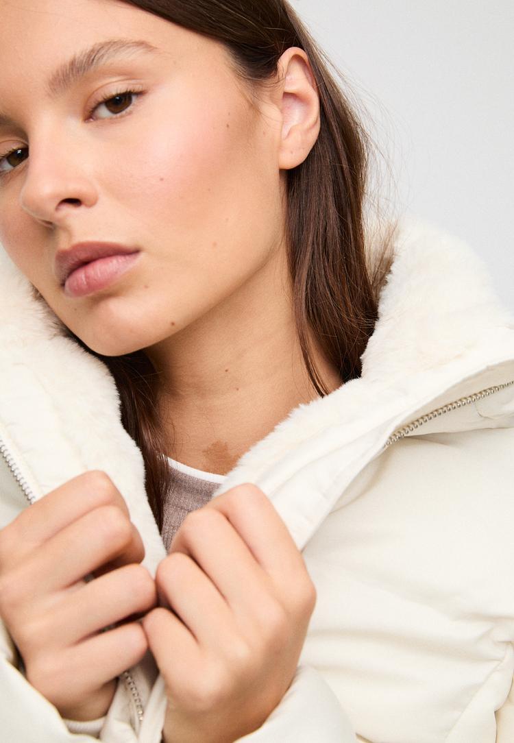gesteppte-kapuzenjacke-mit-gurtel