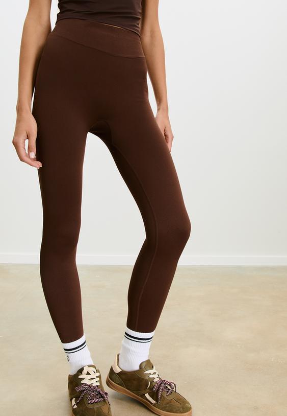 leggings high rise efecto lavado