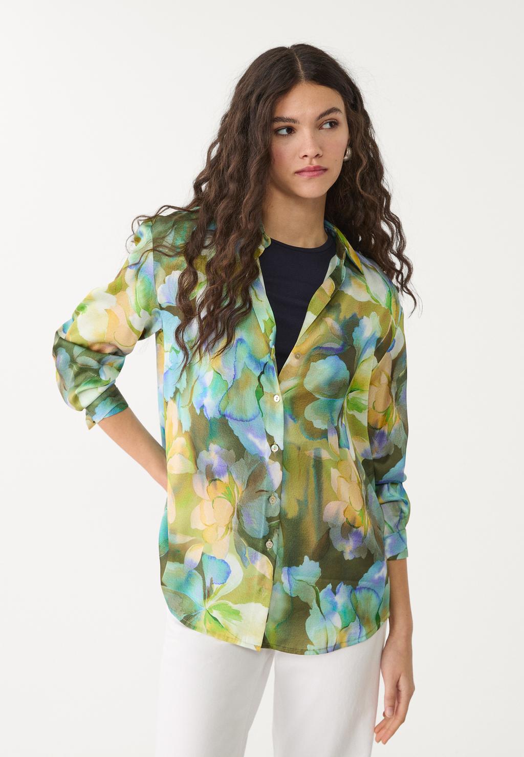 Printed satin shirt with collar