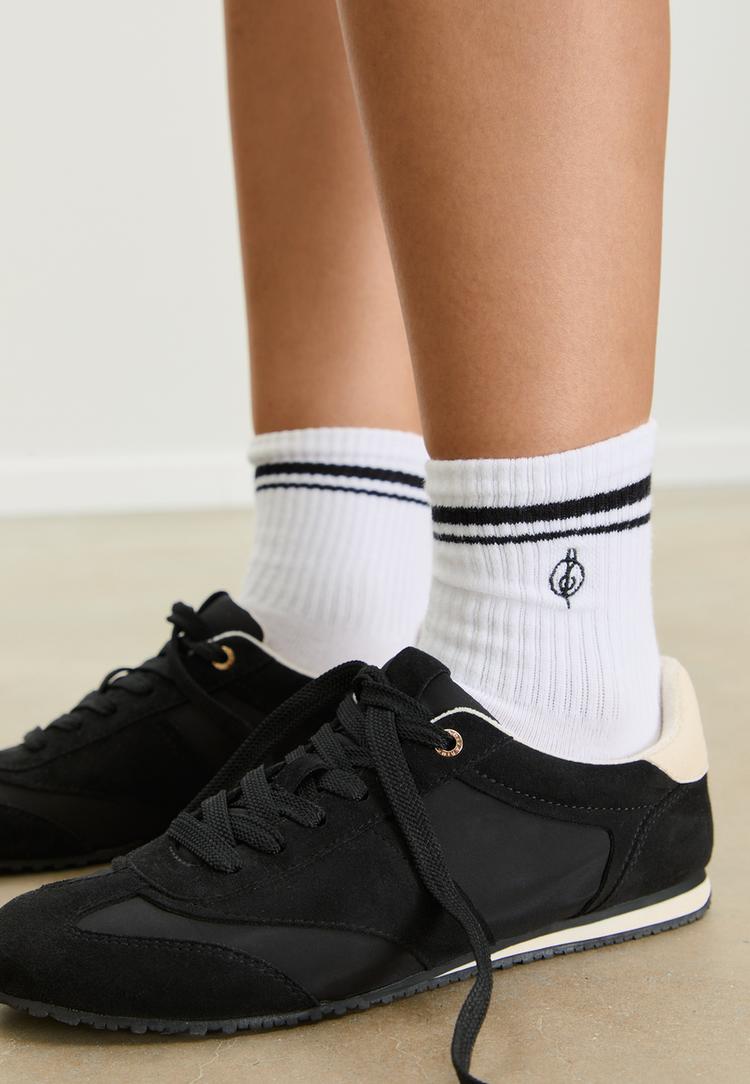 2 pack of striped and embroidered socks