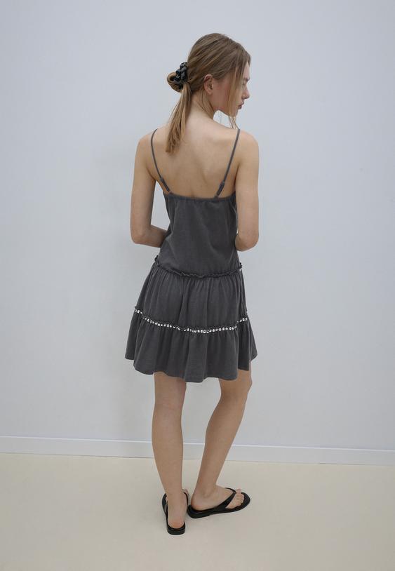 vestido volantes tachitas