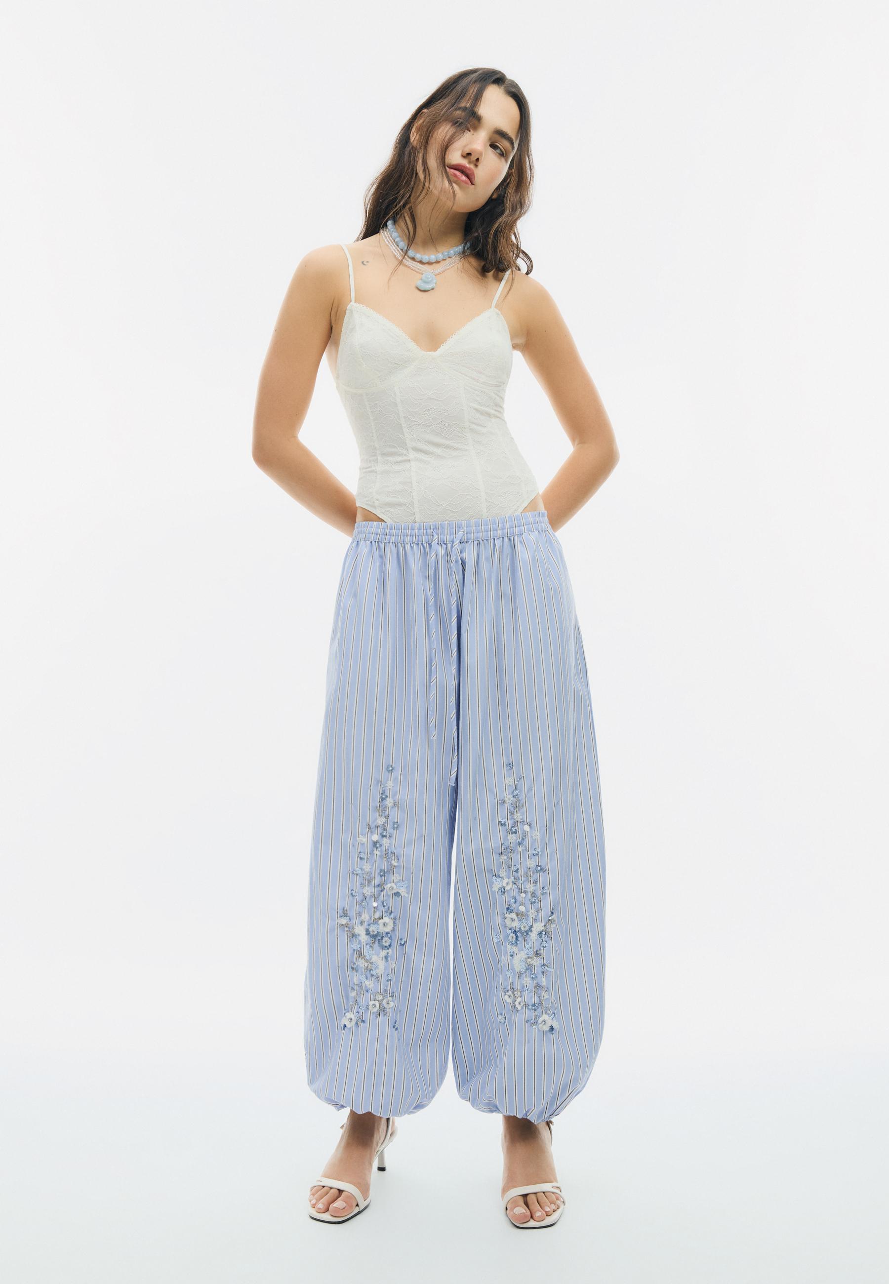 Embroidered balloon trousers — Sky blue