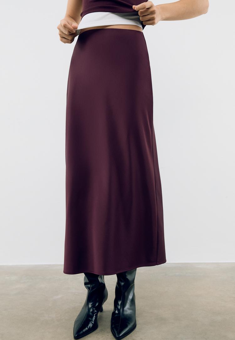 Stradivarius Saténová Midi Sukňa Burgundy Xs