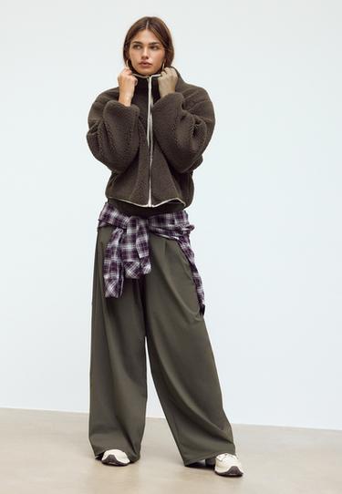 Light tech joggers with elasticated waistband — Brown 1
