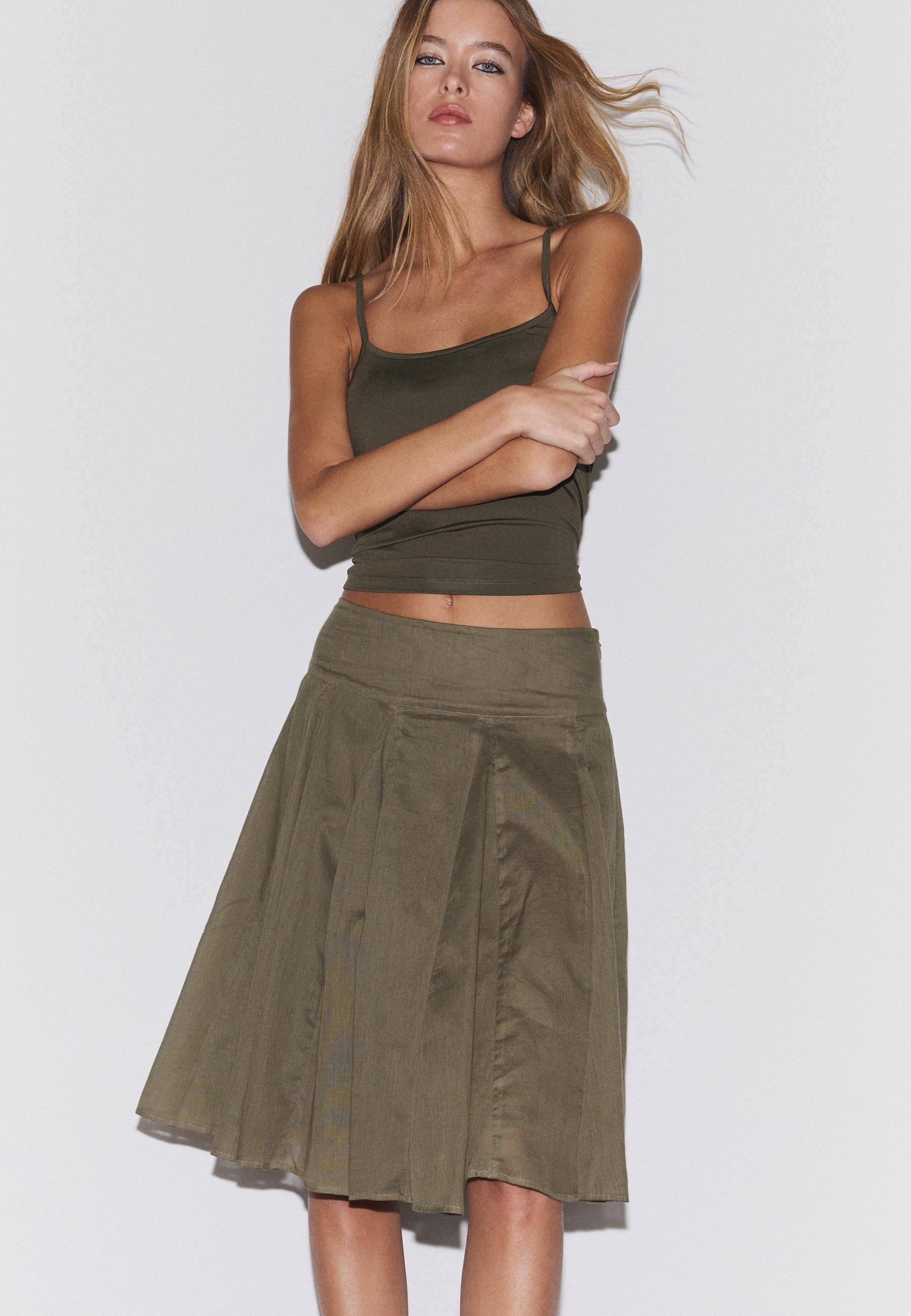Midi skirt with box pleats — Khaki