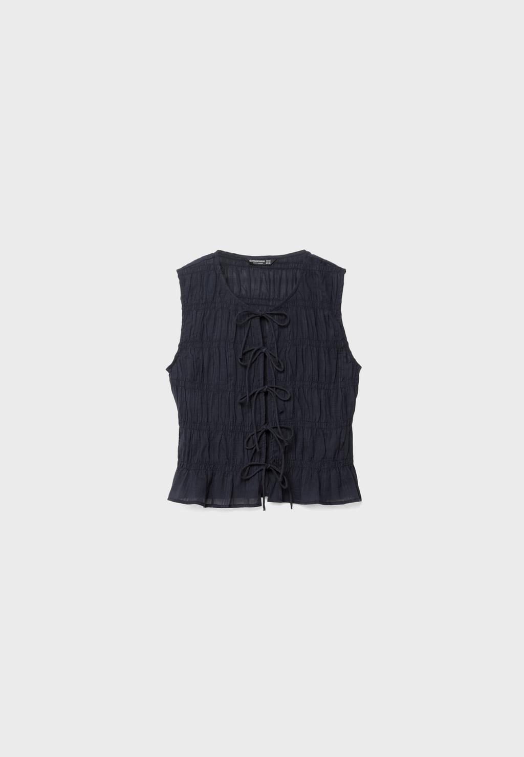 Creased top with ties