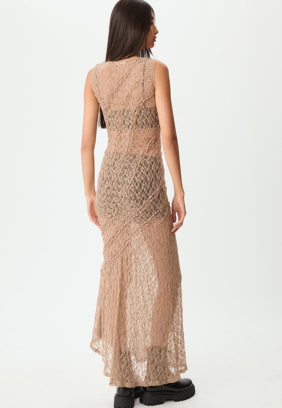 asymmetrisches-langes-spitzenkleid