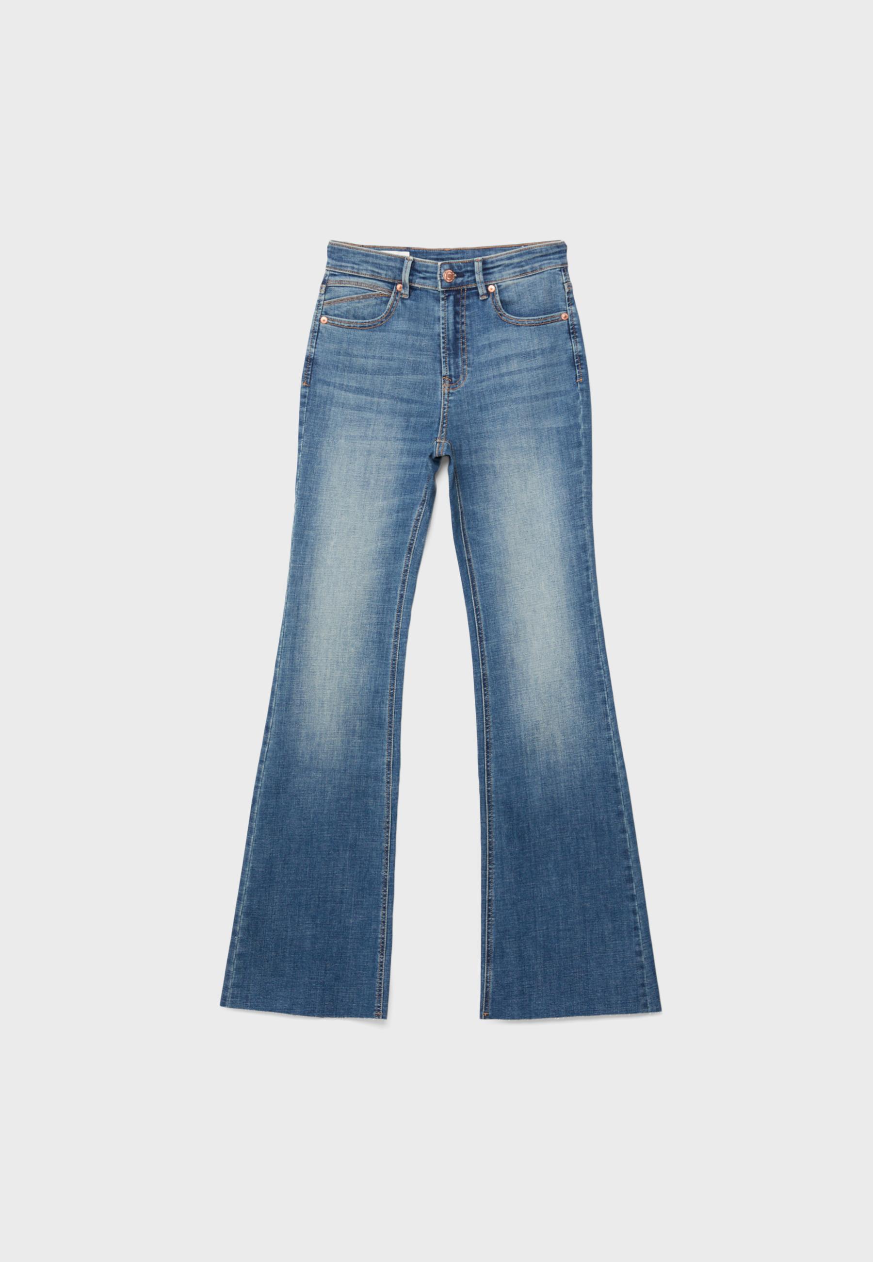 D74 Stretch flared slit jeans — LIGHT BLEACH