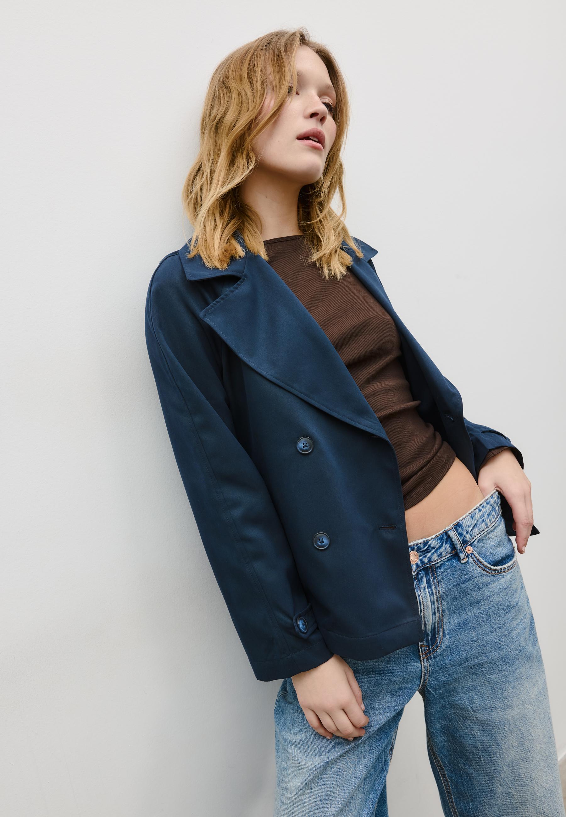 Short flowing trench coat with belt — Navy blue