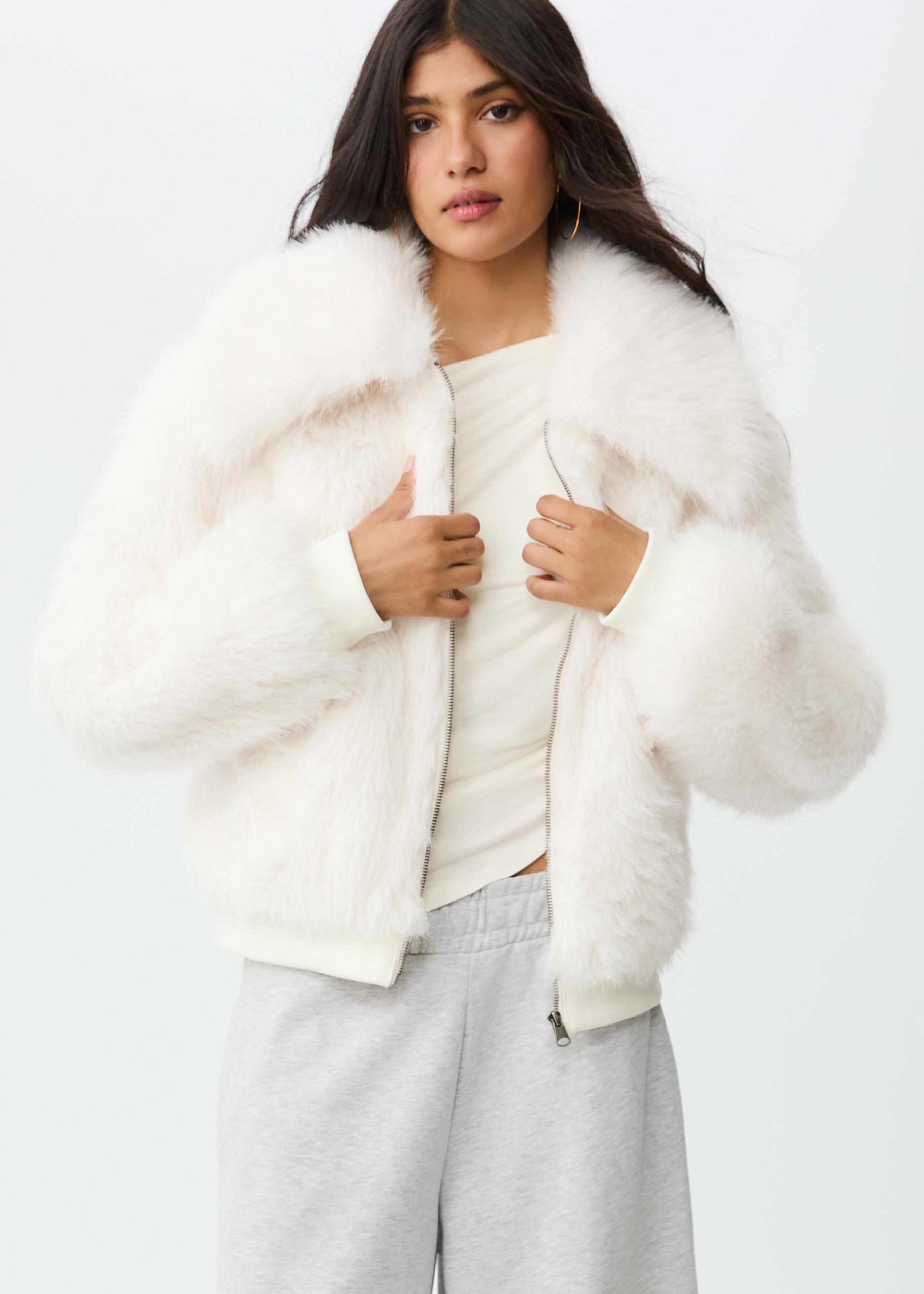 Women's Pretty Stylish Faux Fur Effect Jackets