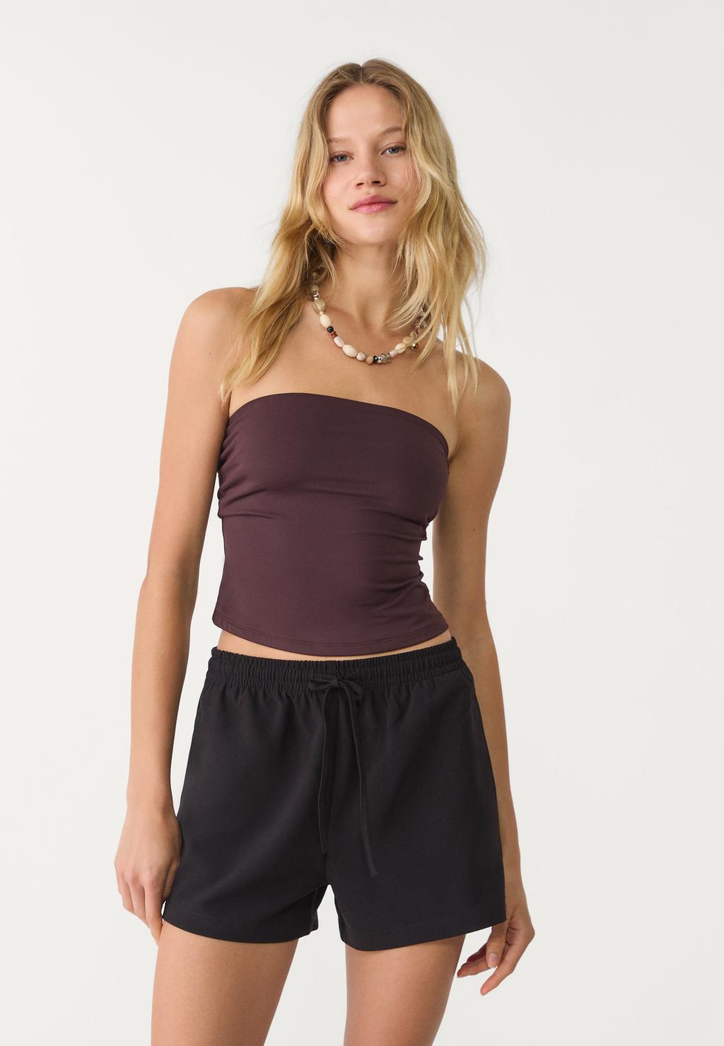 Nette short met elastische tailleband