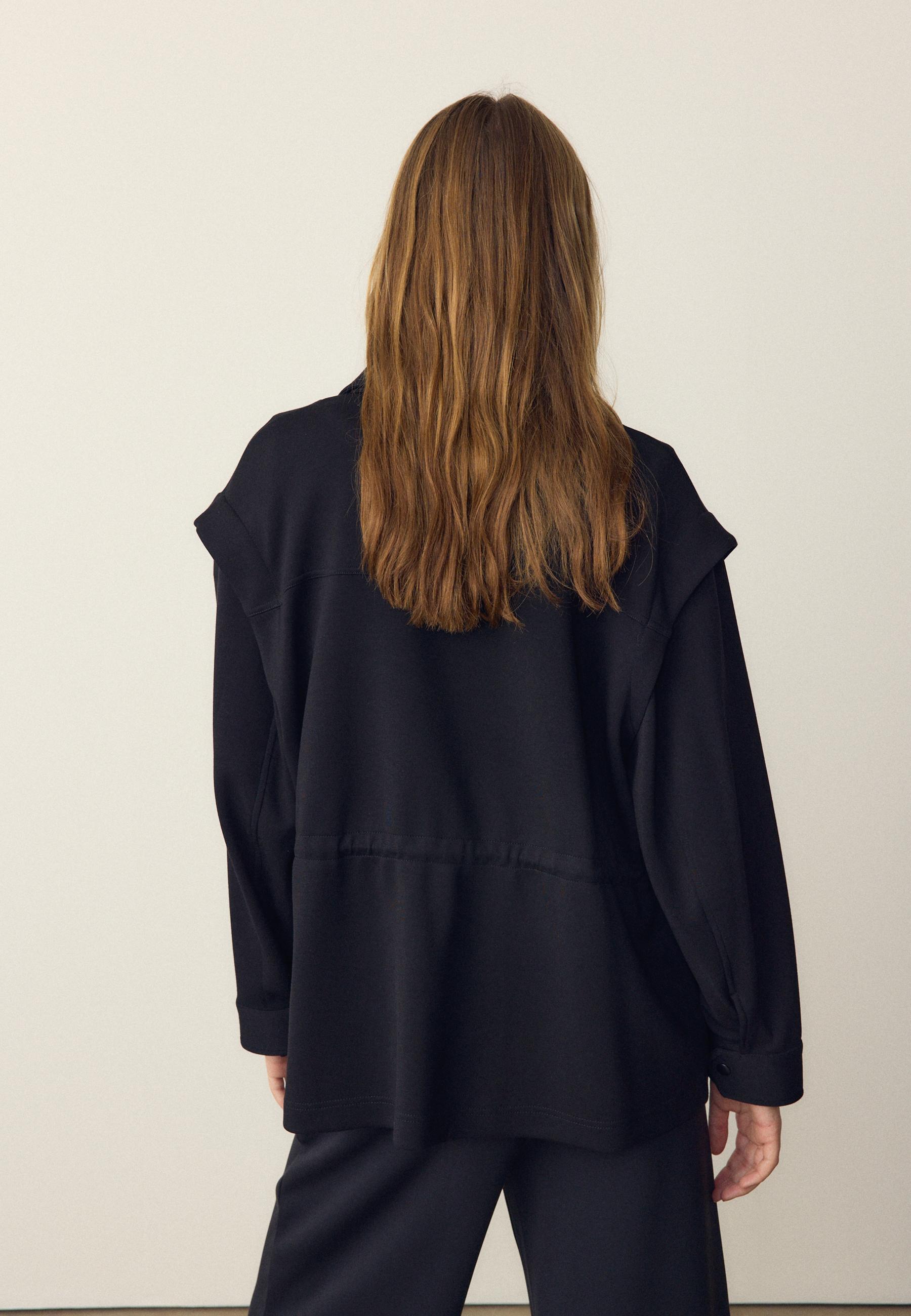 Lightweight jacket with adjustable waist — Black