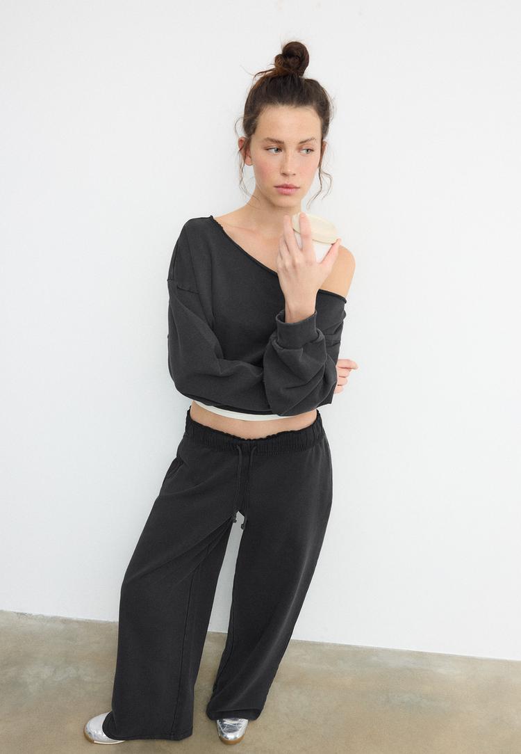 Stradivarius Washed effect cropped sweatshirt  Dark grey XS (STRADIVARIUS)