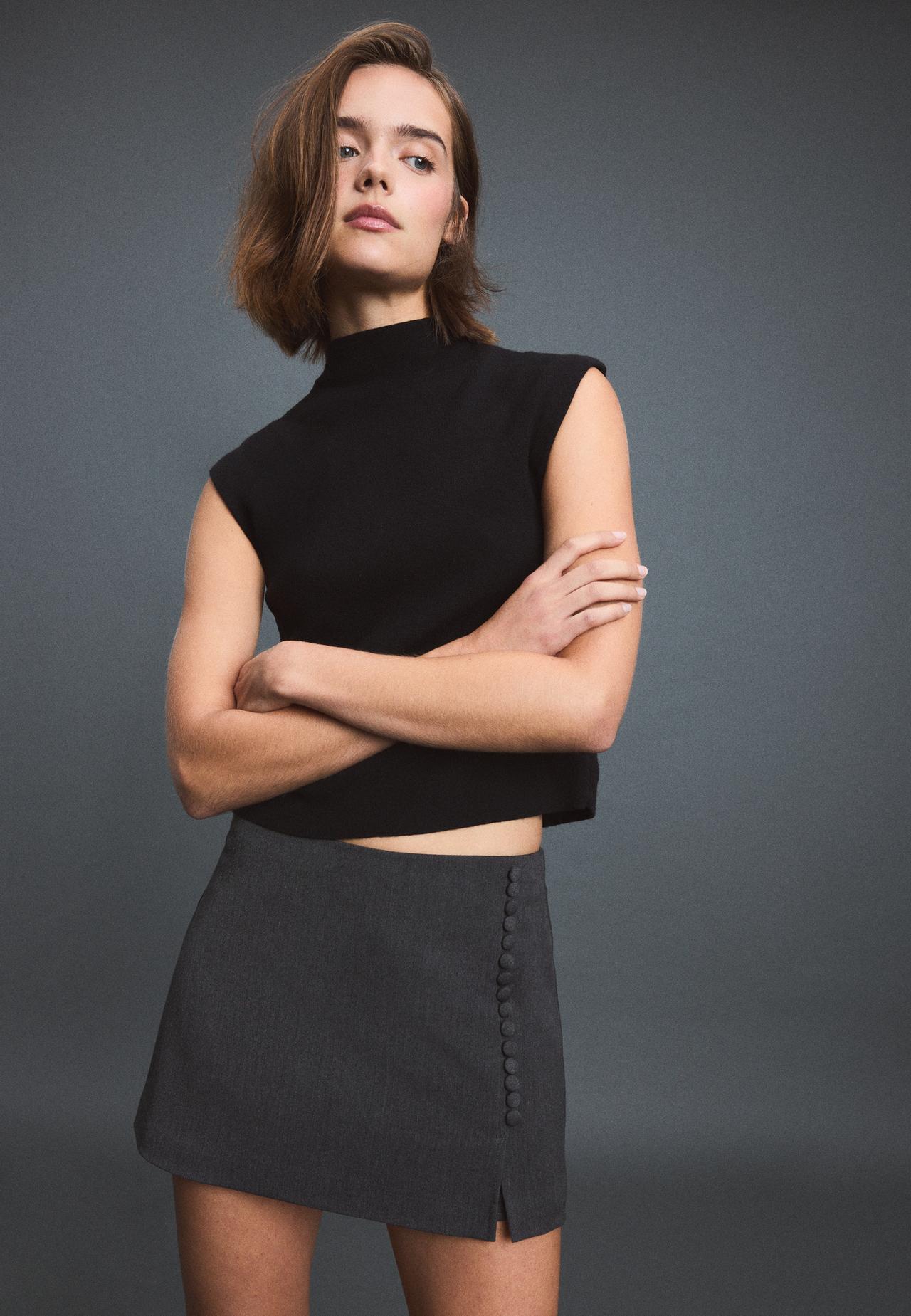Button-detail smart mini skirt — Dark grey