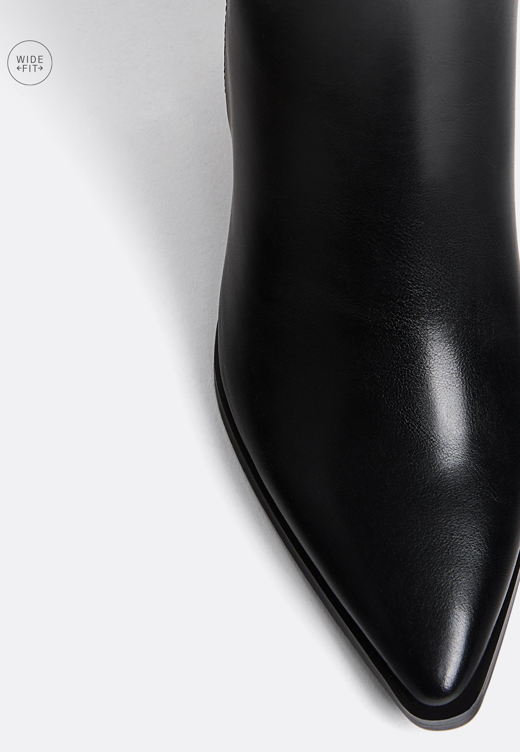 High-heeled boots — BLACK 