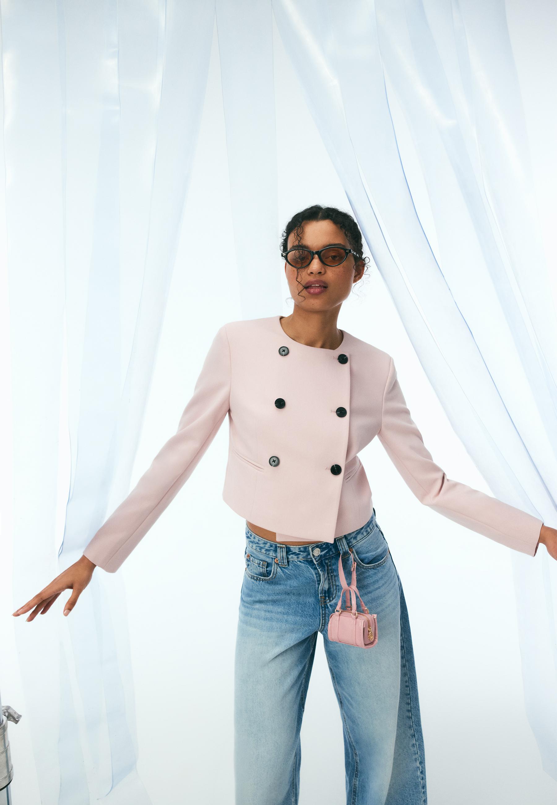 Cropped round neck blazer — Pastel pink