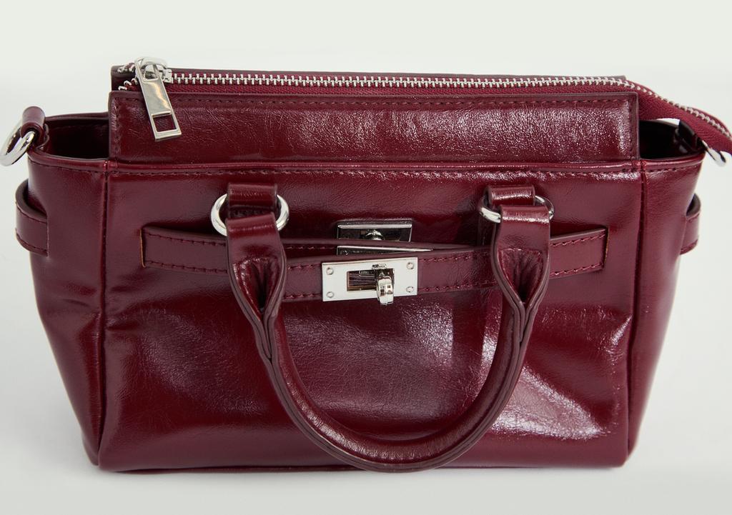 Crossbody bag with buckle