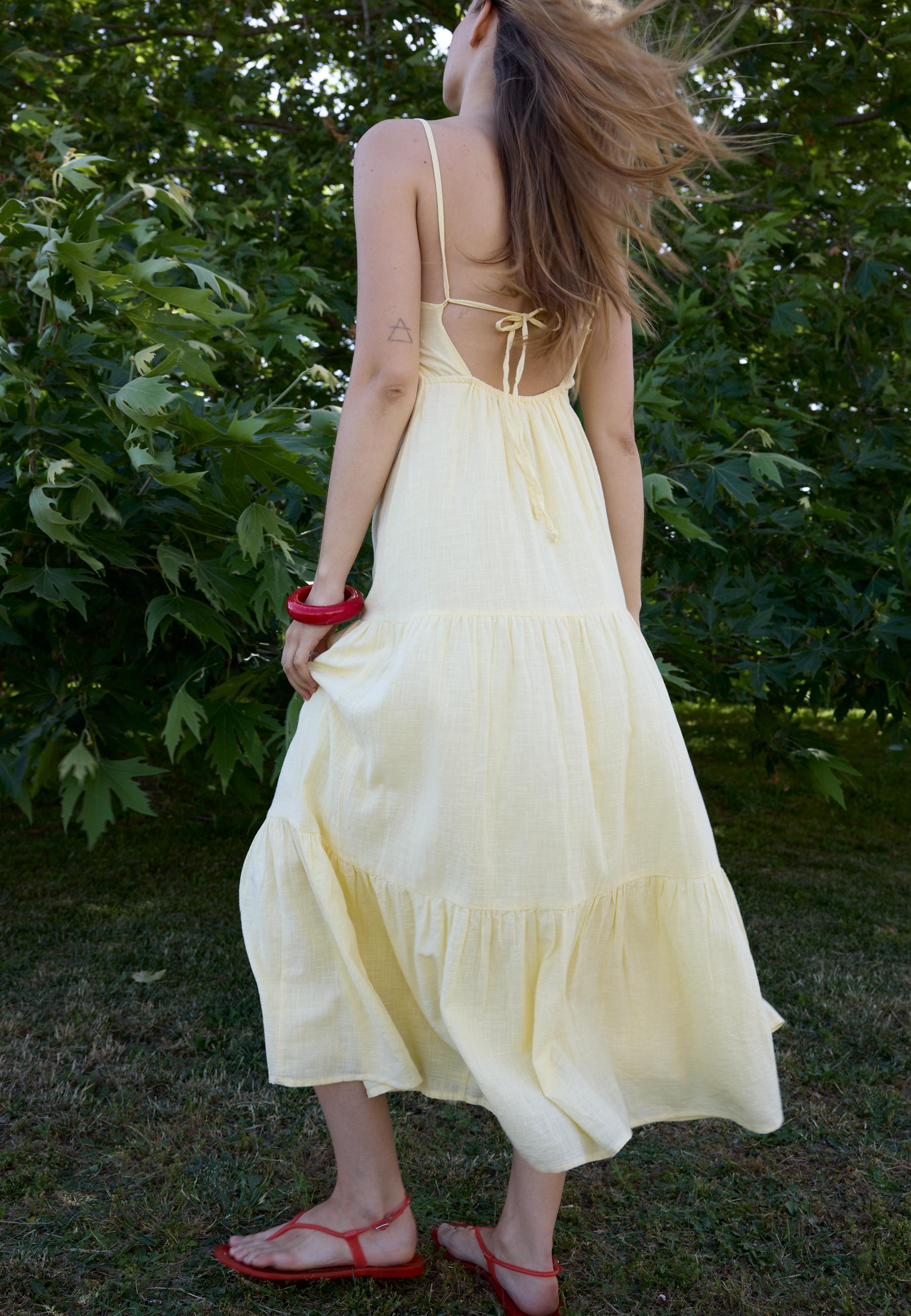 Long V-neck dress — Pastel yellow