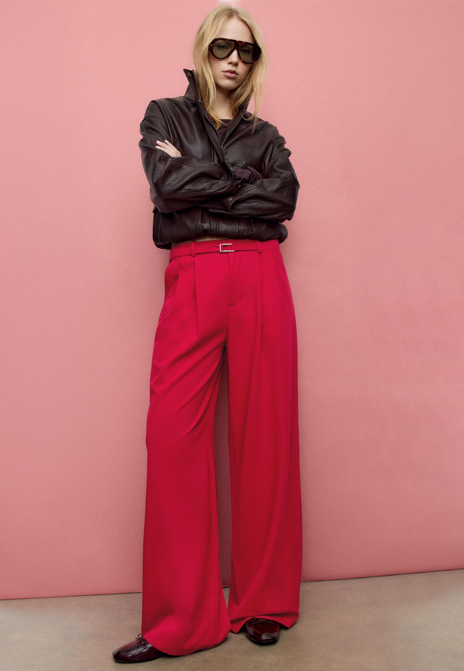 Wide-leg trousers with buckle detail — Dark red