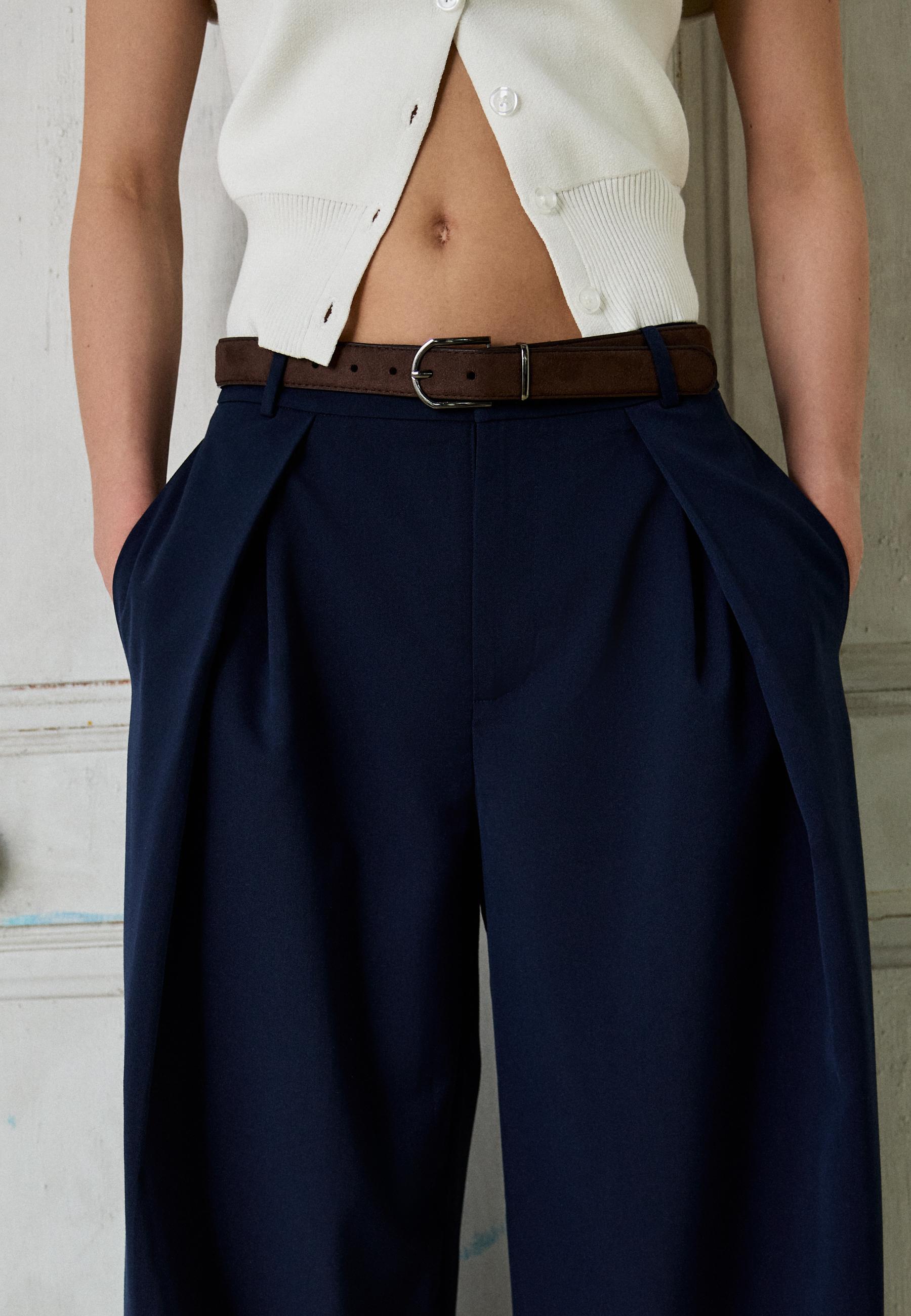Maxi-dart trousers with belt — Dark blue