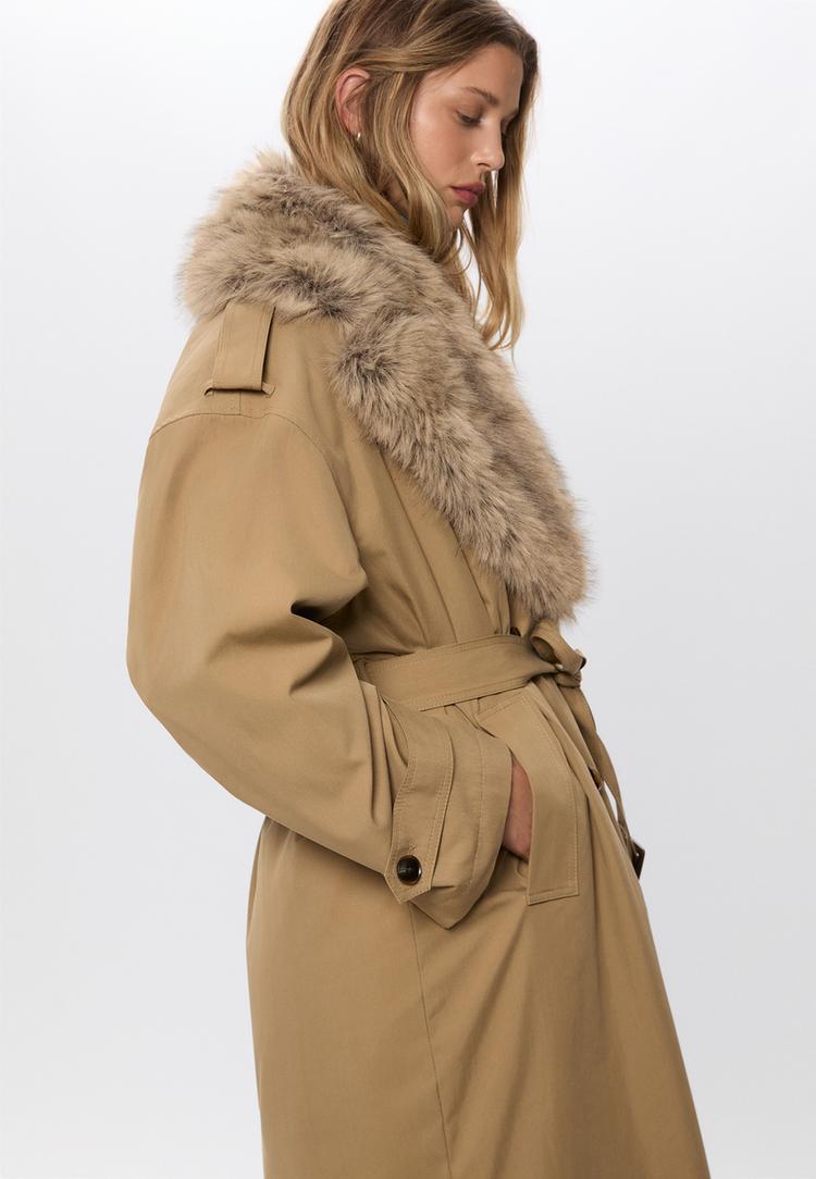 trench matelasse long detail fausse fourrure