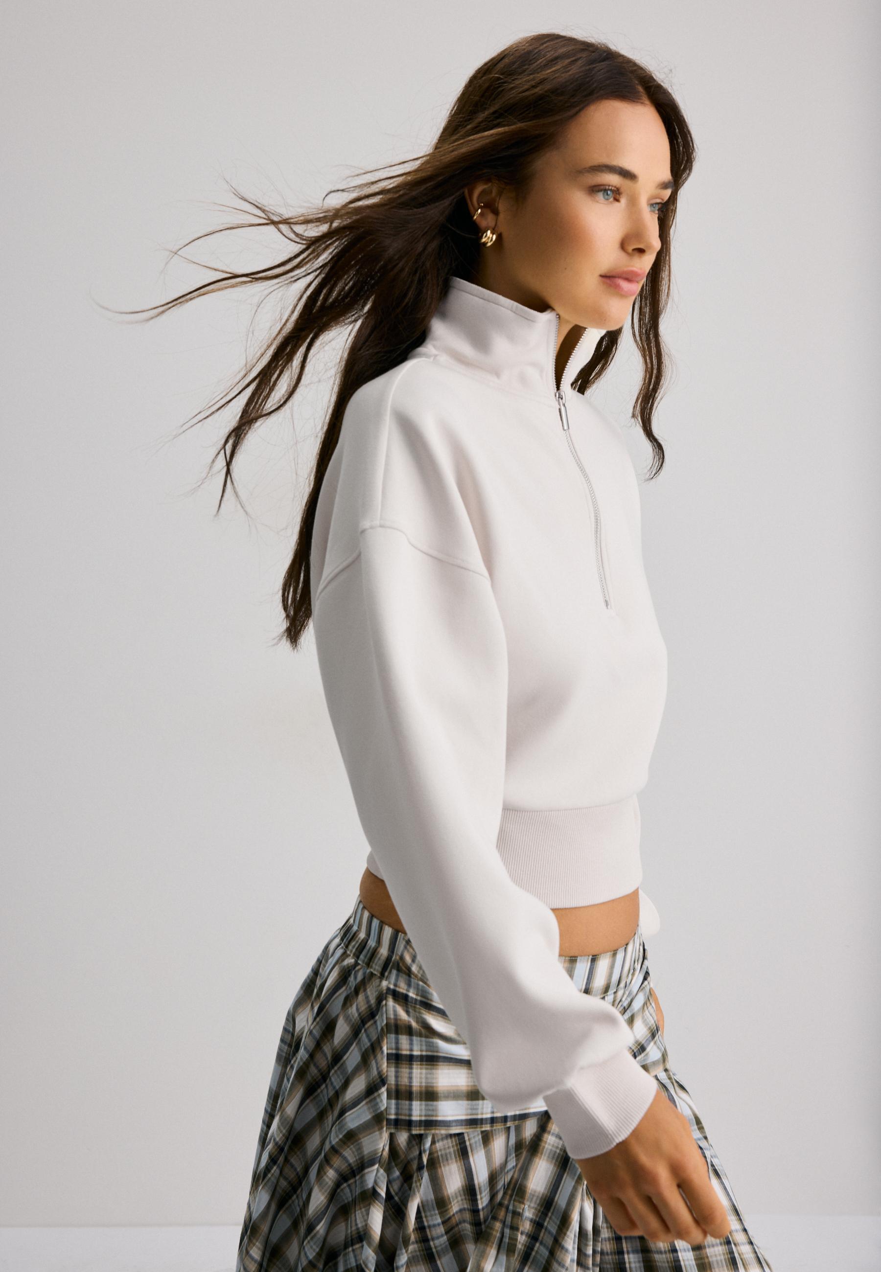 B10 Zip-up sweatshirt with collar — Vanilla