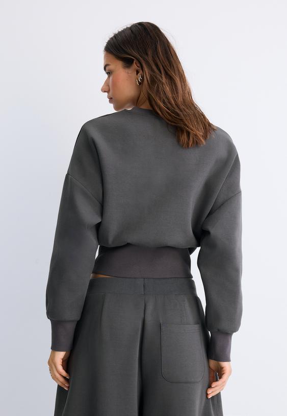 cropped sweatshirt with wide waistband