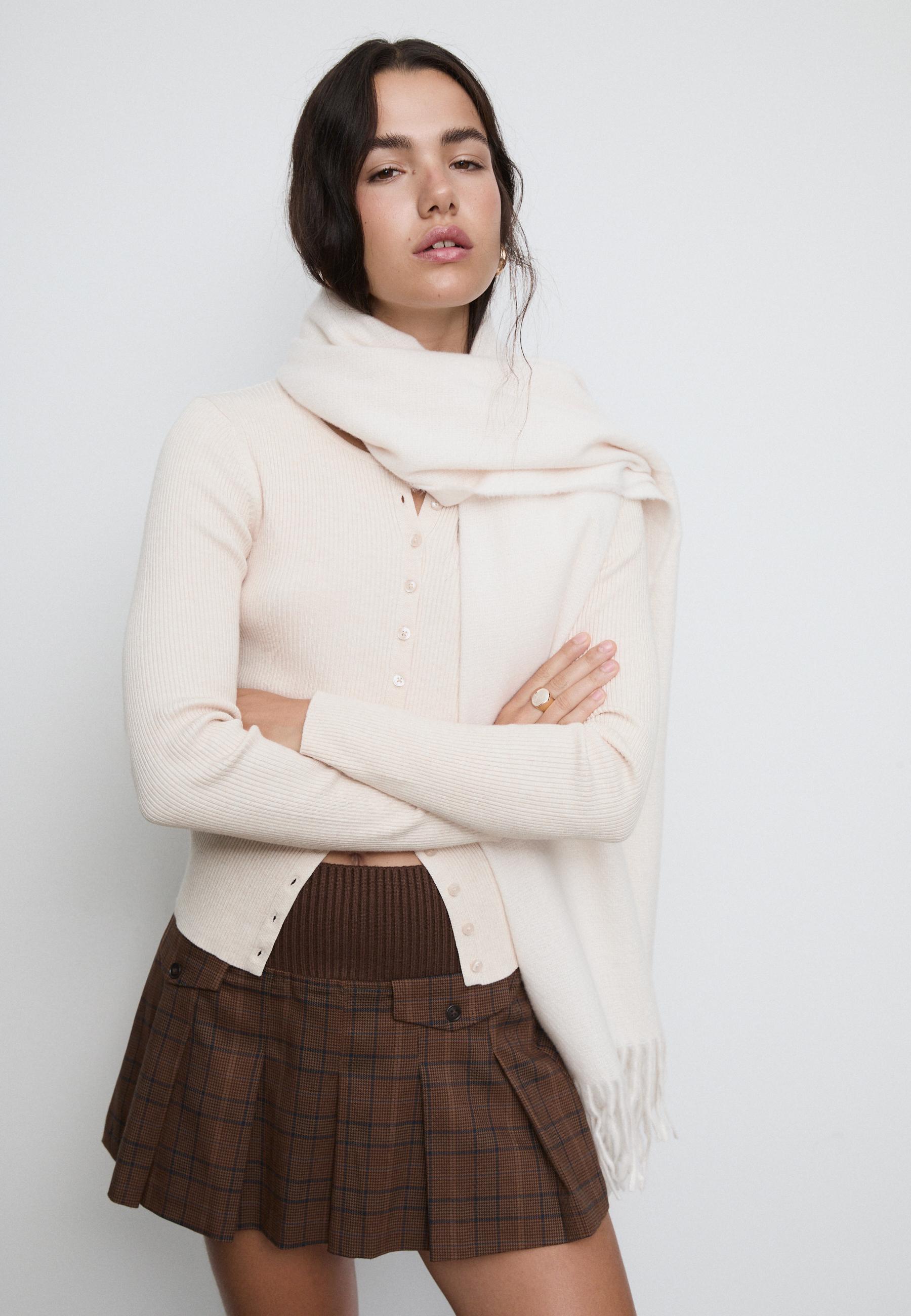 Stradivarius Fırçalanmış İplik Atkı görsel 6