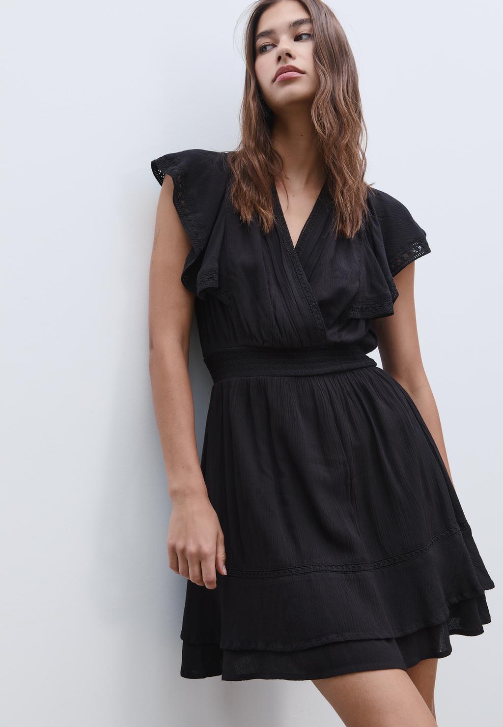 Kurzes, fließendes Kleid mit Volants