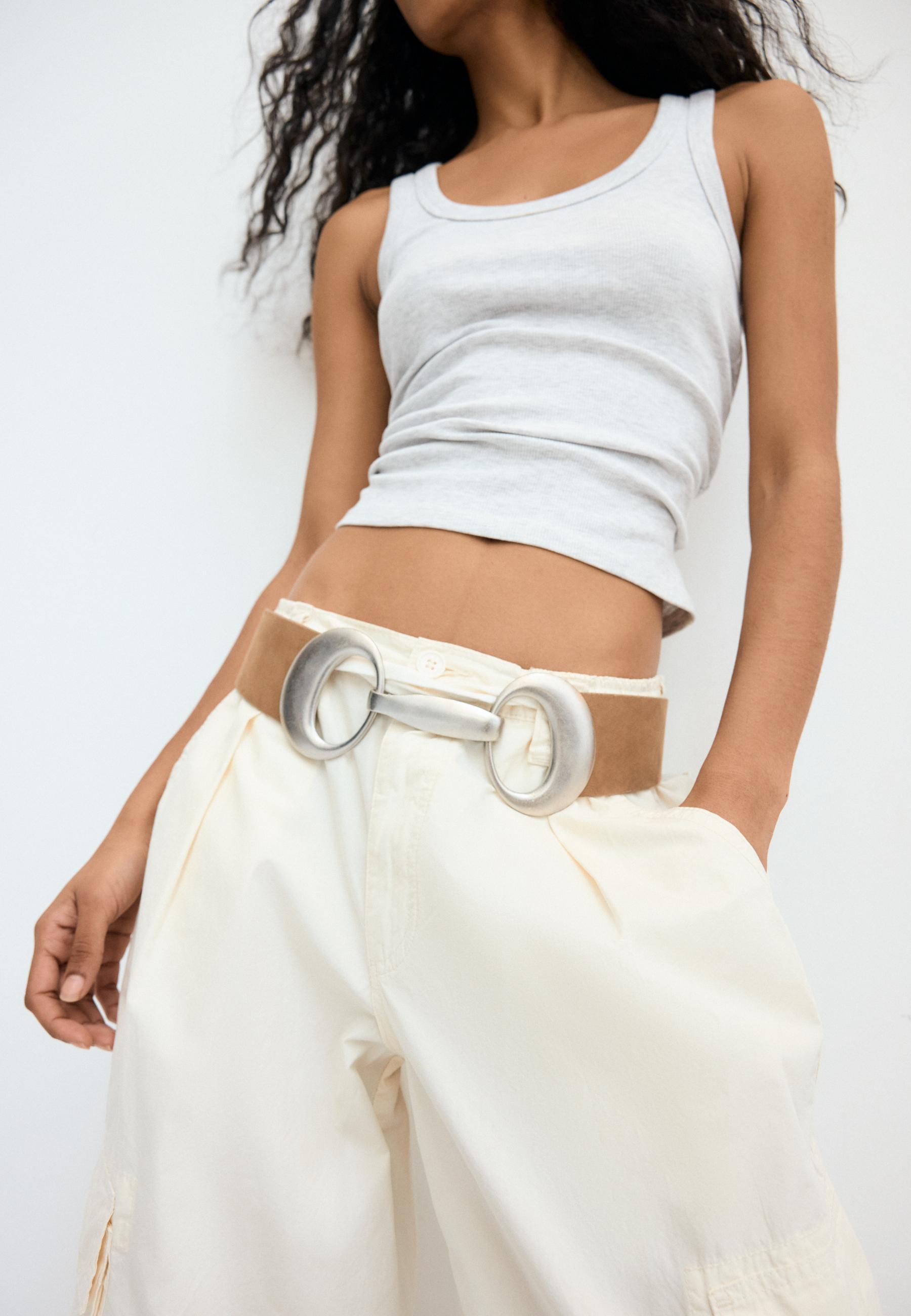 Wide belt with oval buckle — Beige