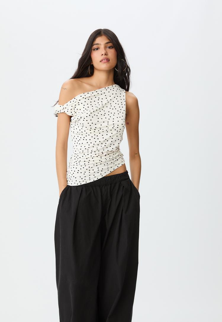 camiseta asimetrica frunces topos