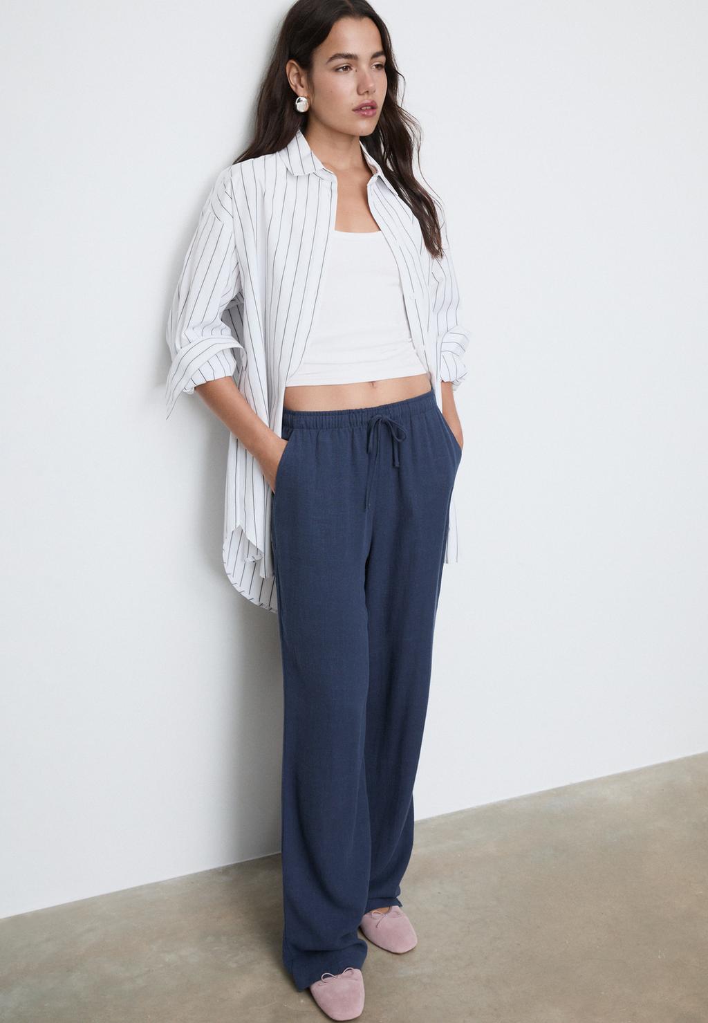 Flowy trousers with linen