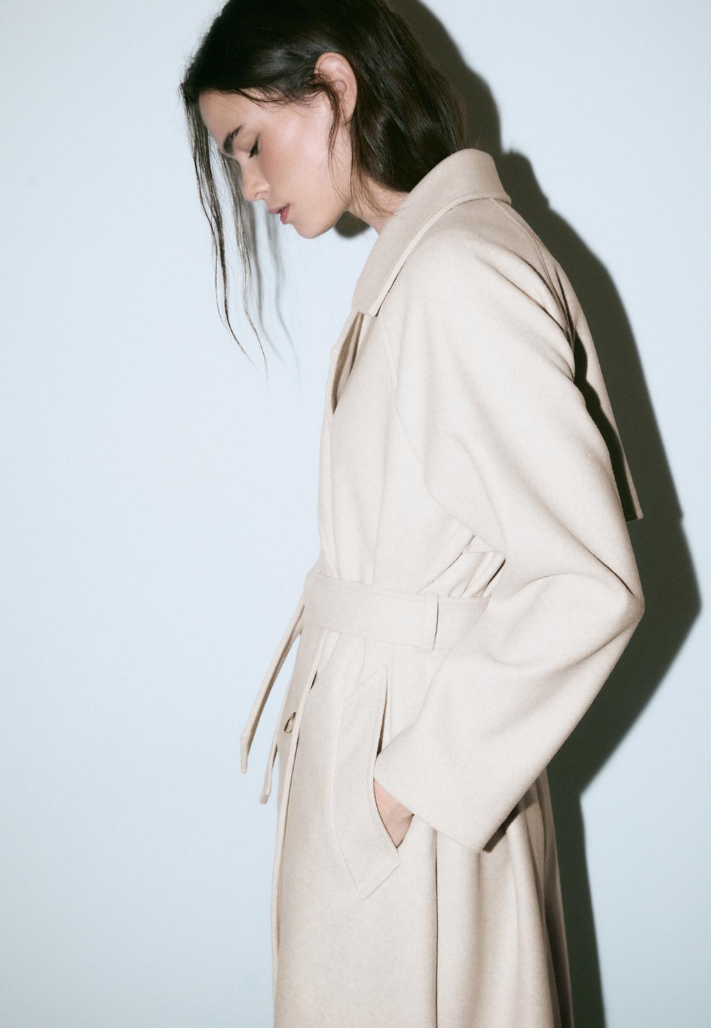 Abrigo trench tacto suave
