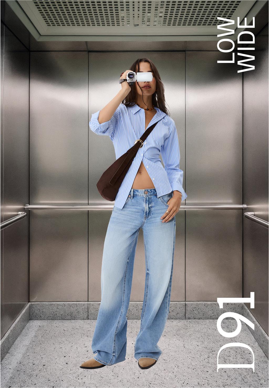 D91 Low wide-leg jeans