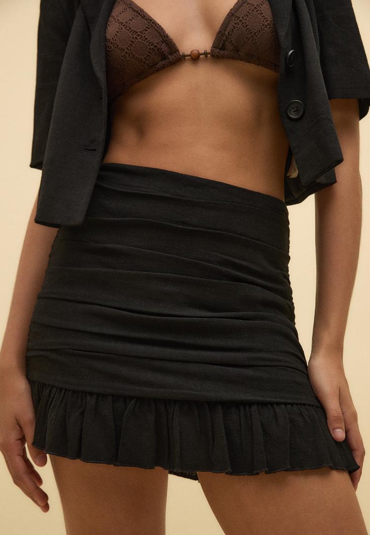 falda mini fruncida con lino