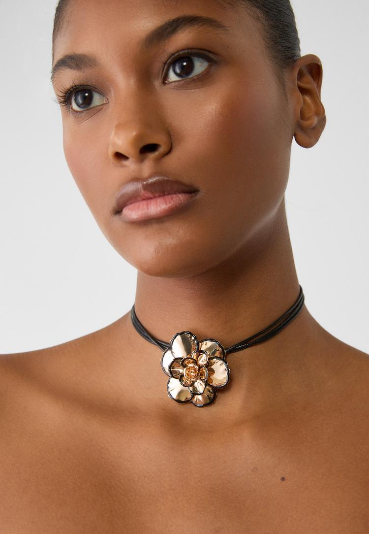 collar cordon flor metalica