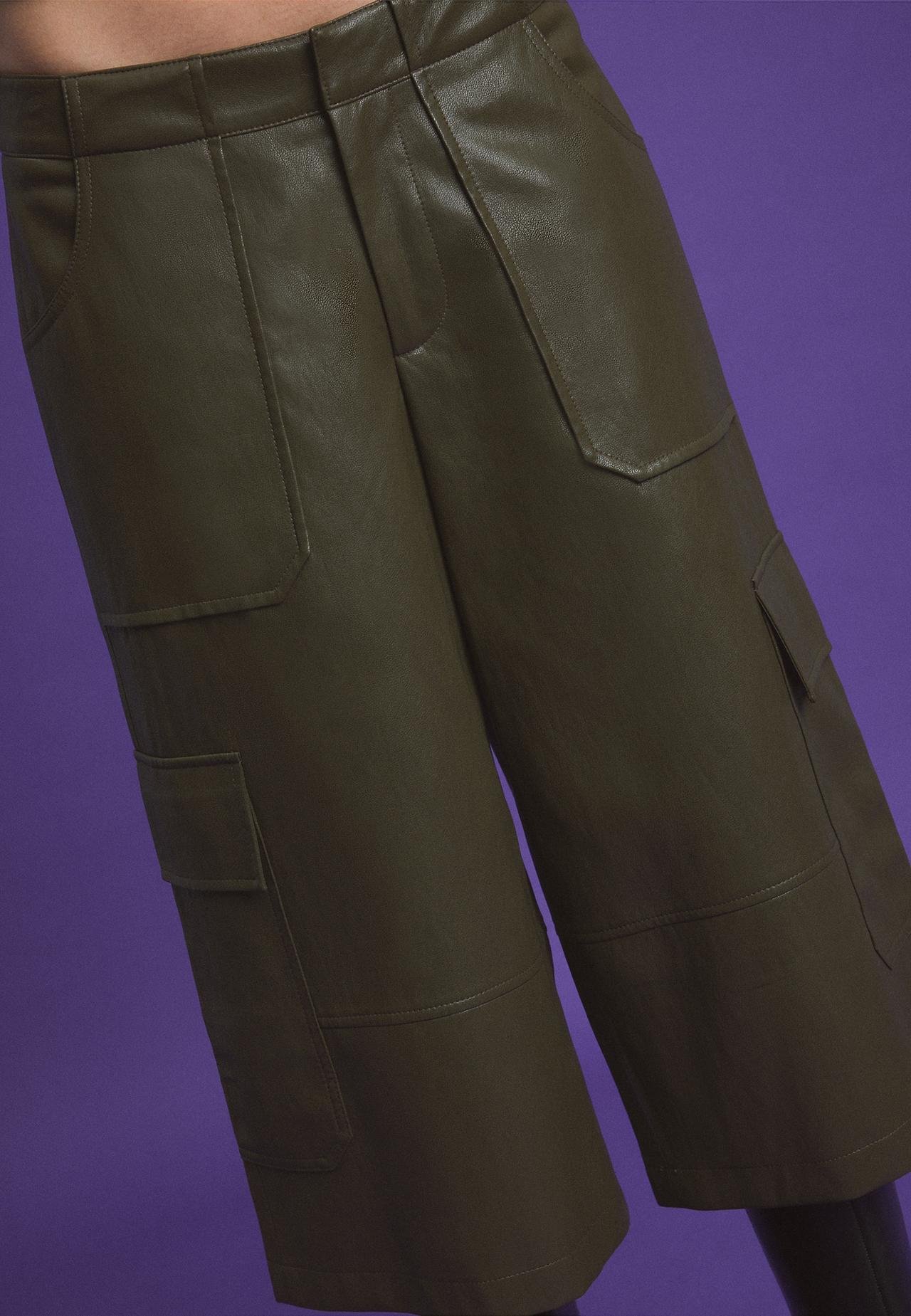 Leather effect cargo Bermuda shorts — Khaki