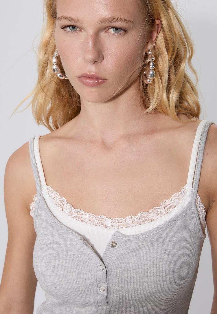 camiseta doble contraste tirantes