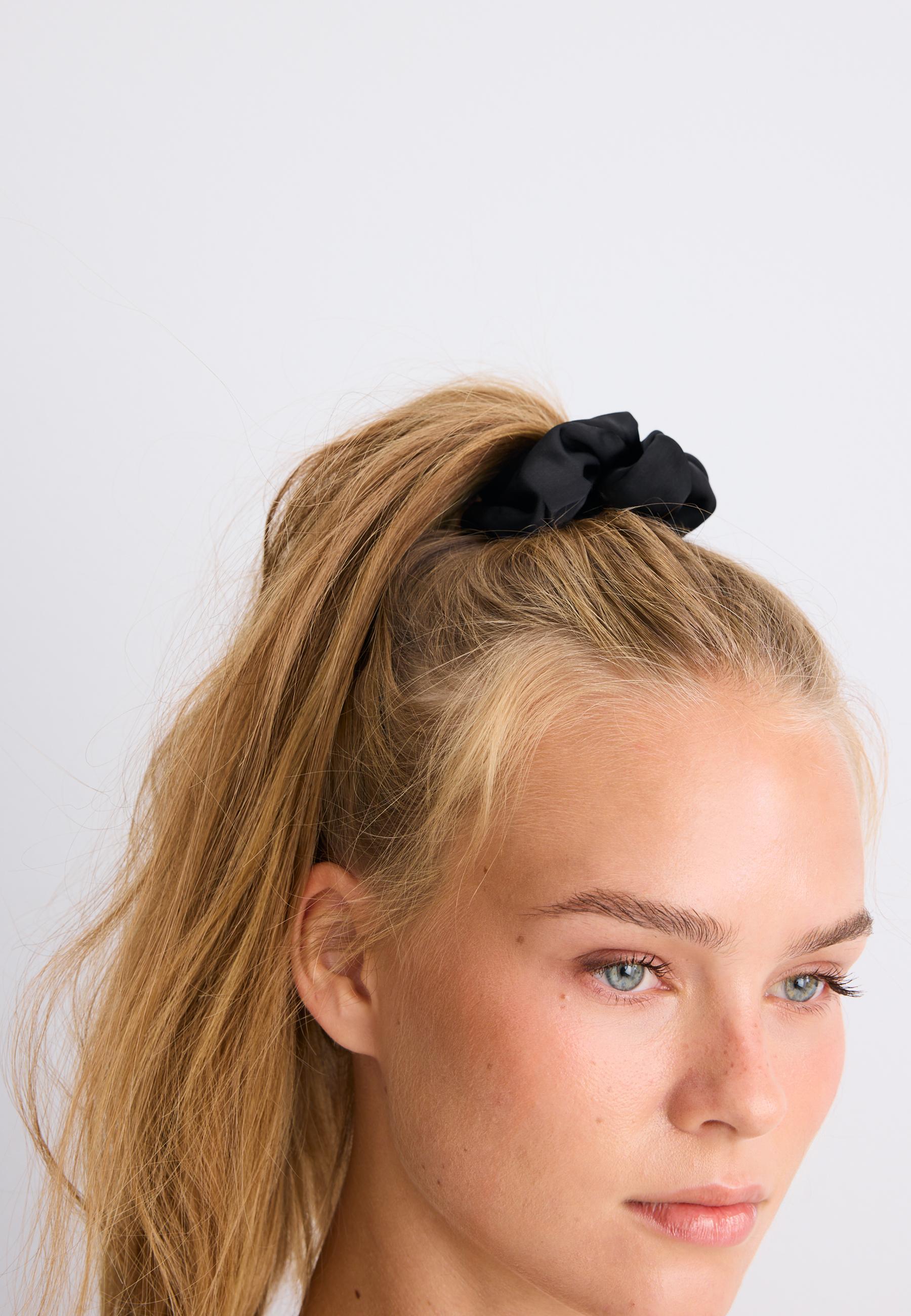 Set of 3 satin scrunchies — Mid grey