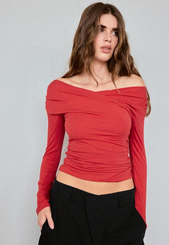 Stradivarius Crossover Boat Neck T-Shirt Red M