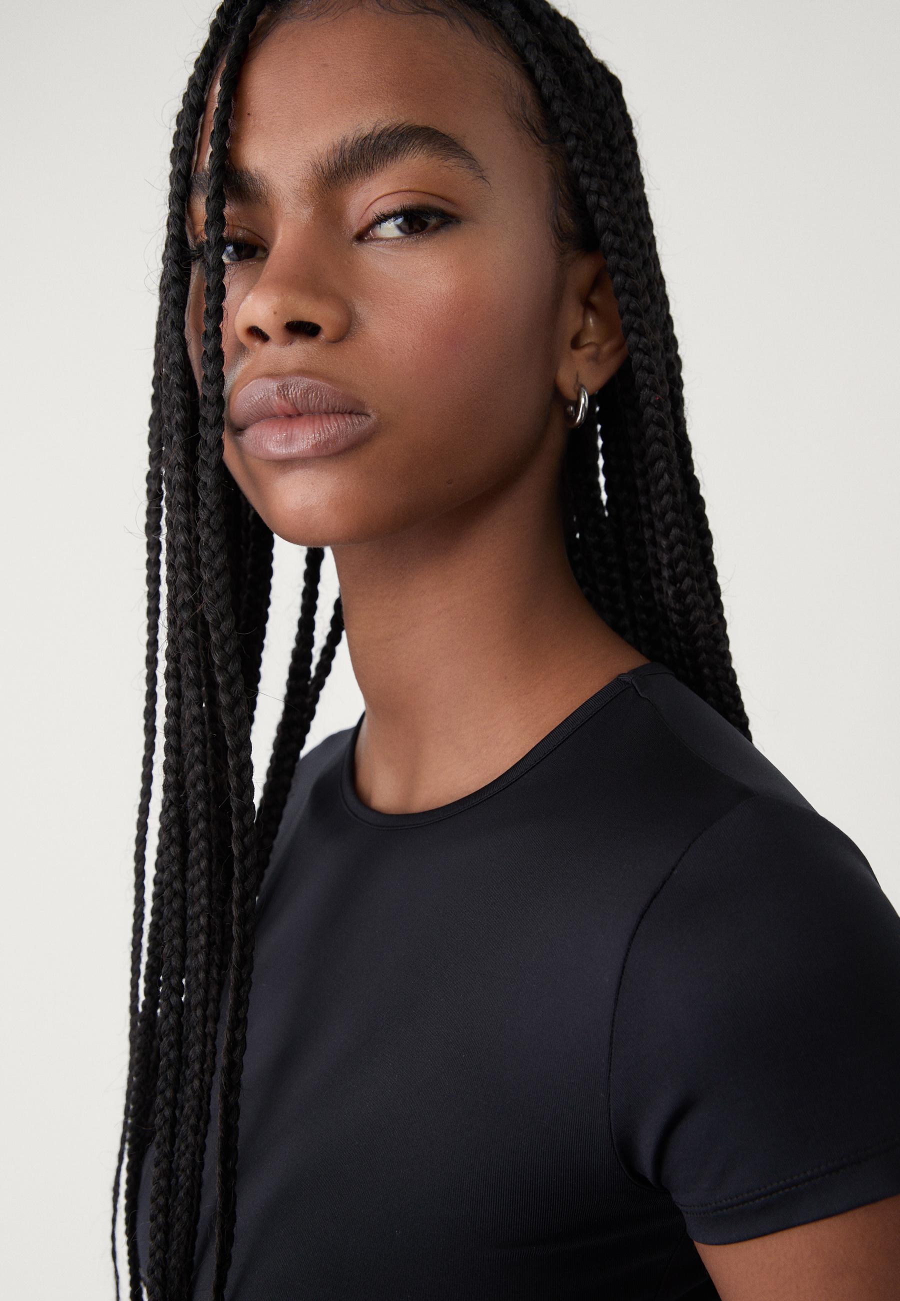 Basic polyamide T-shirt - Women's fashion | Stradivarius