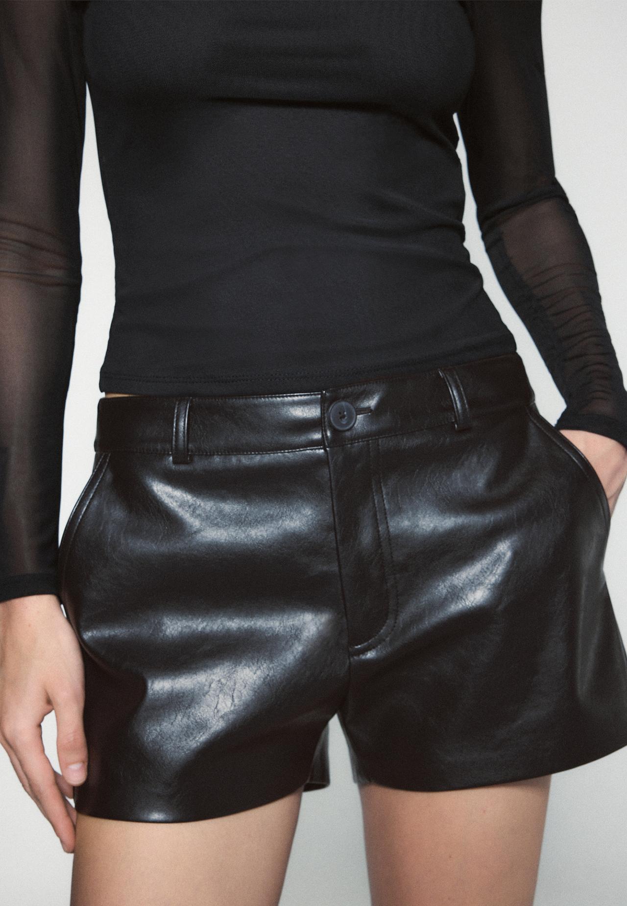 Smart leather effect shorts — Black