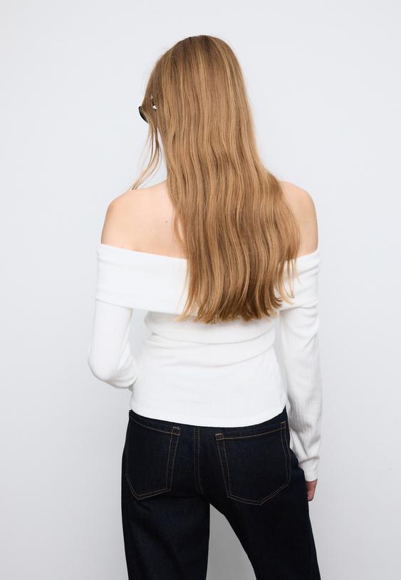 stricktop-mit-carmenausschnitt