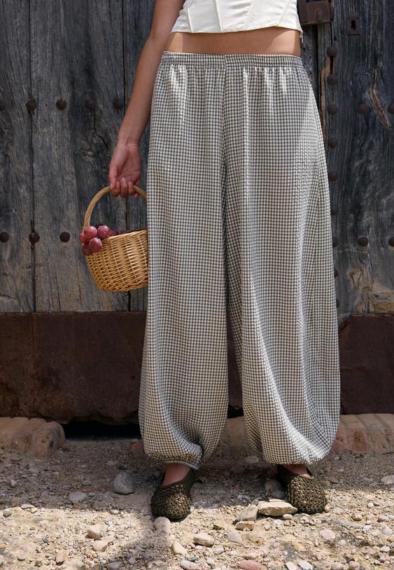 pantalon volumen estampado cuadros