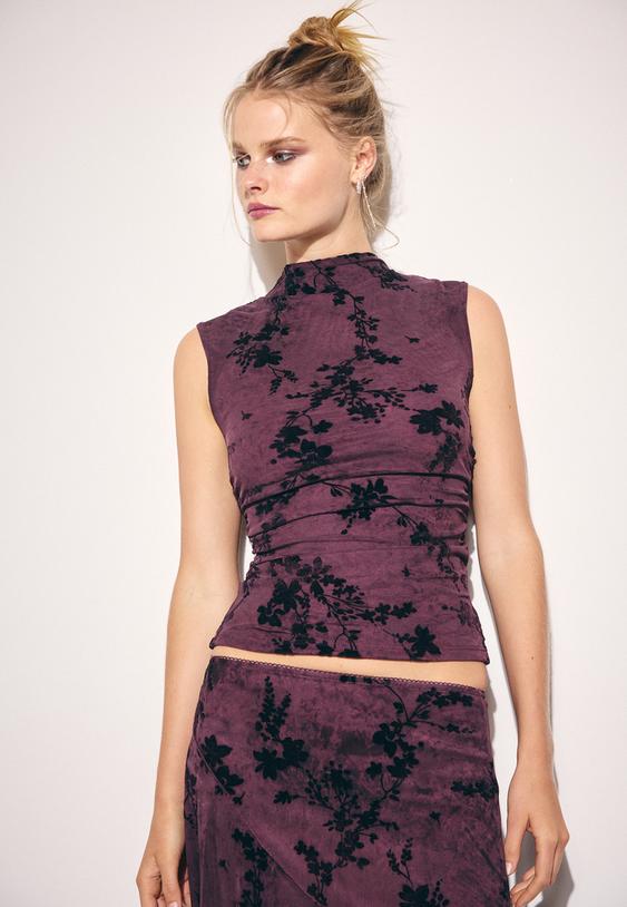 Stradivarius Flocked Sleeveless Funnel Neck T-Shirt Purple M