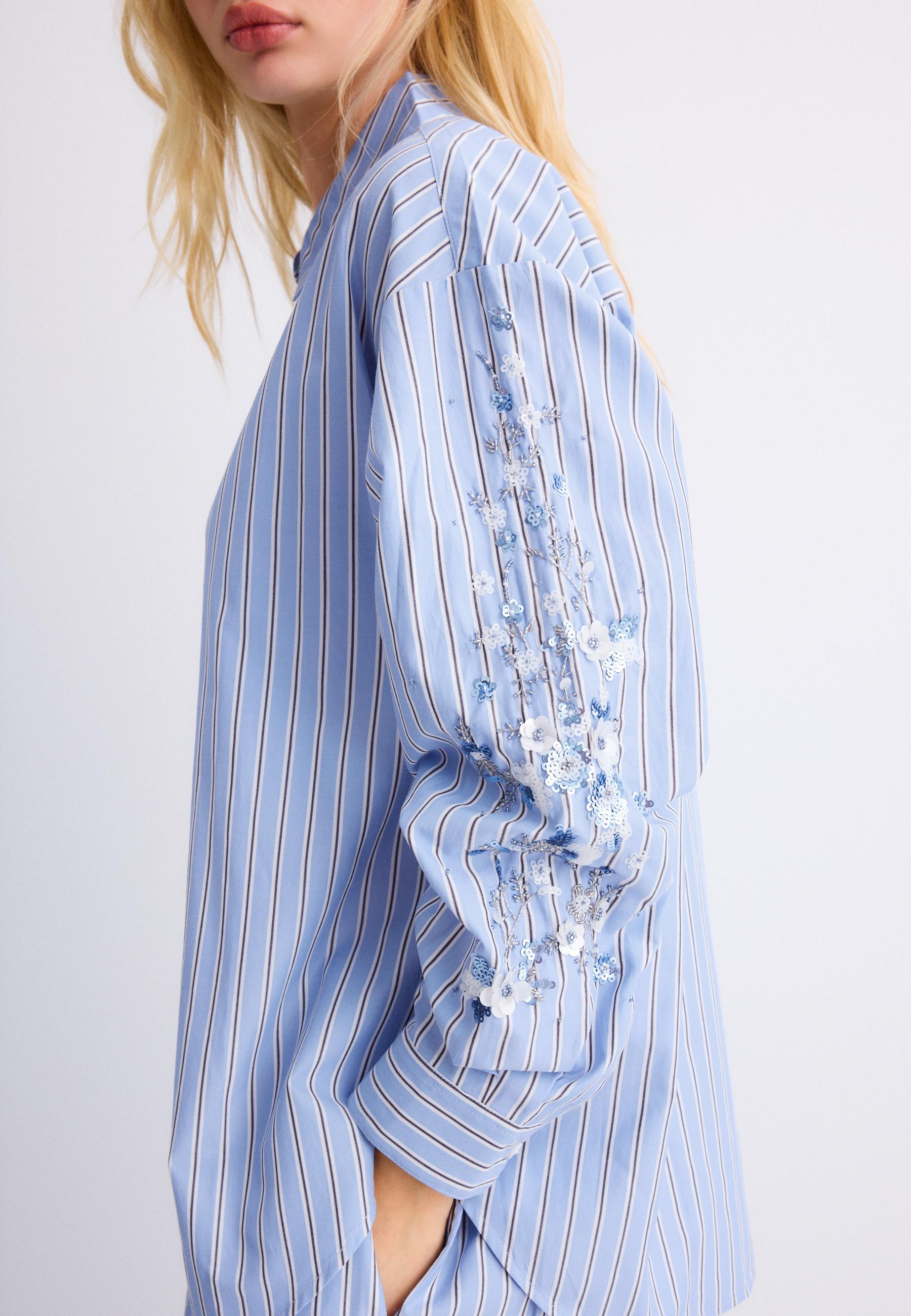Embroidered sleeve shirt — Sky blue