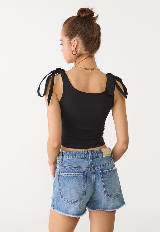 contrast top with ties